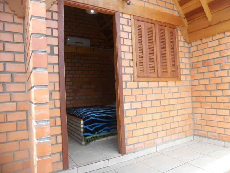Pequena Pousada Pernottare Estacionamento Frente E Lado Publico Privado Gramado Kamer foto